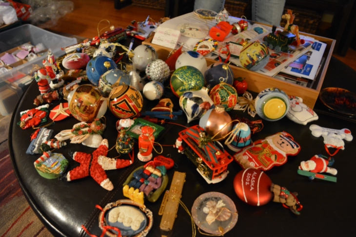 M'lady collects ornaments from traveling. Shutter 1/30, ISO 3200.